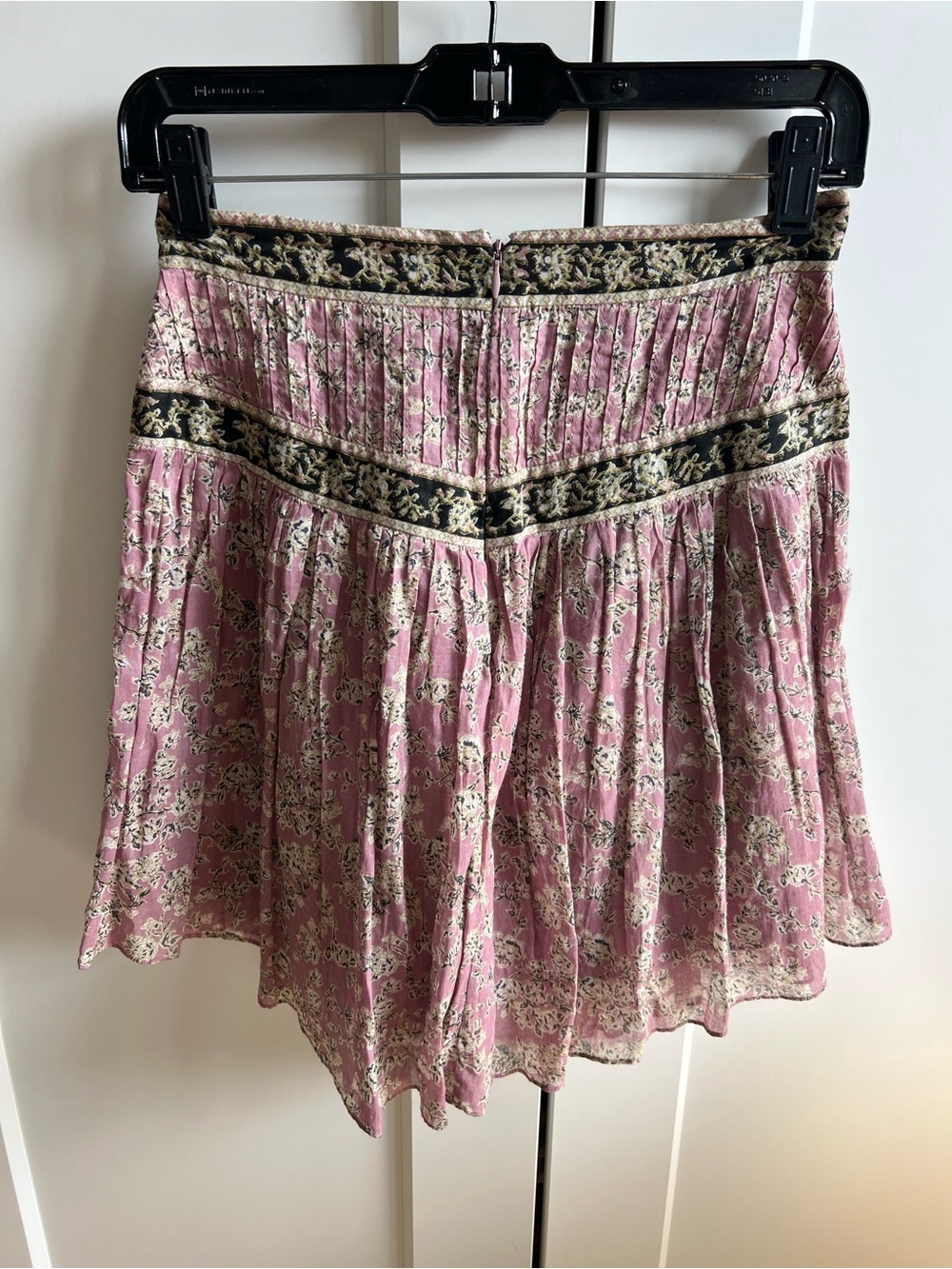 Isabel Marant Pink Floral Mini Skirt with Contrasting Trim - Picture 2 of 4